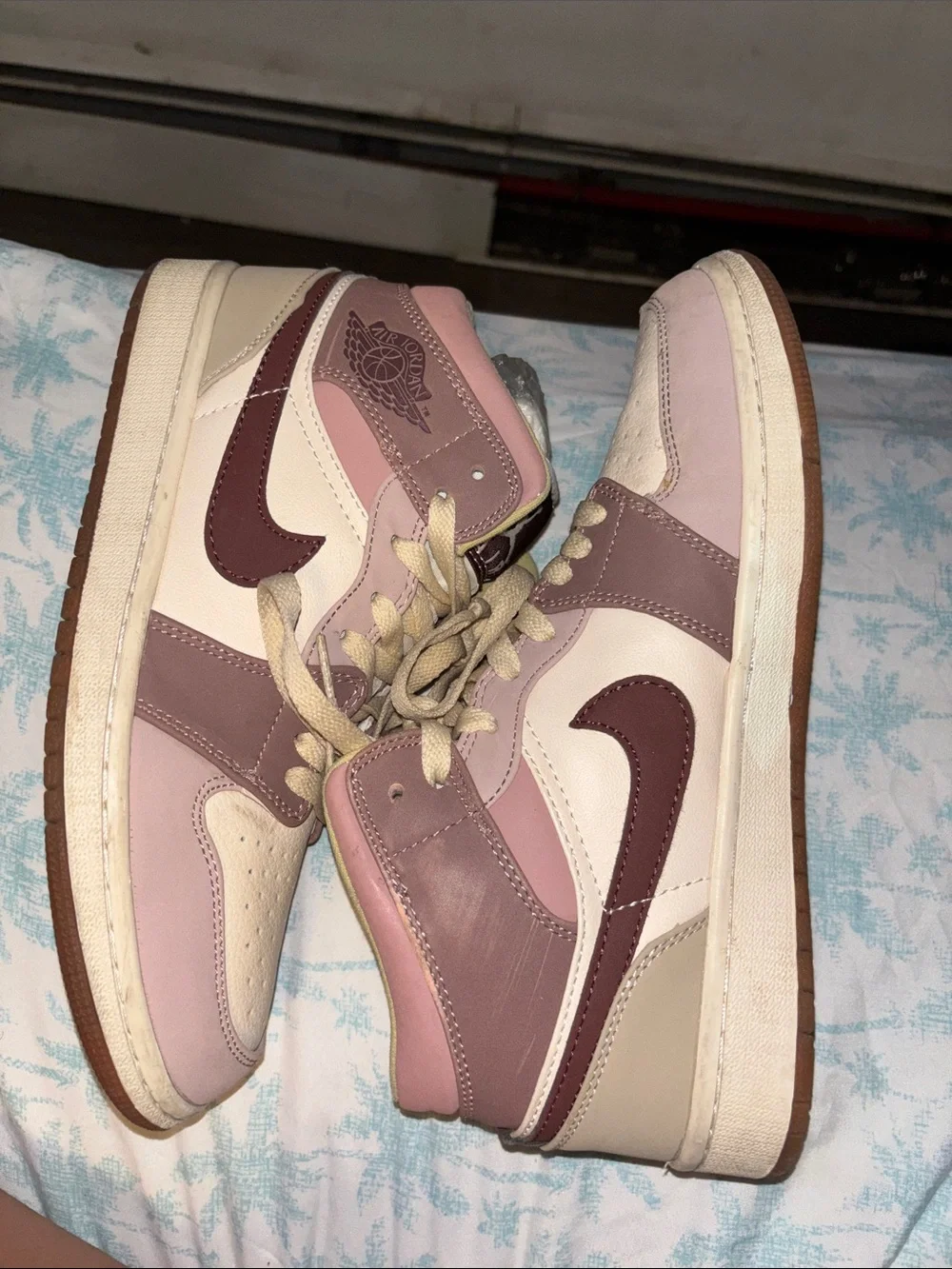 Jordan mid top